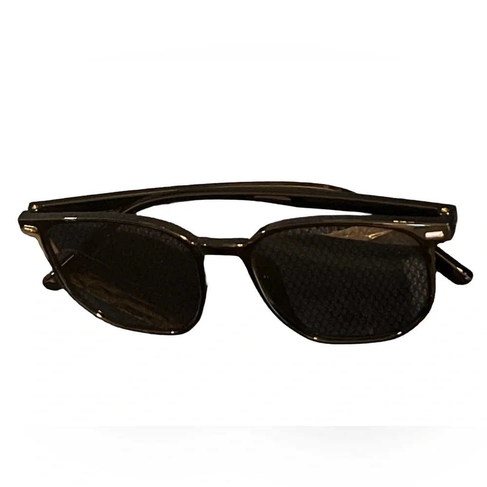 NWT Vintage Trendy Sunglasses for Sun Blocking, Unisex Simple Design, Black